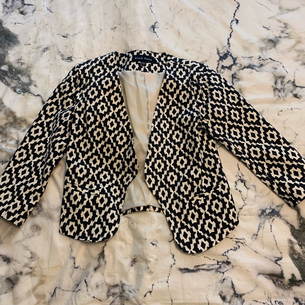 Cropped printed blazer